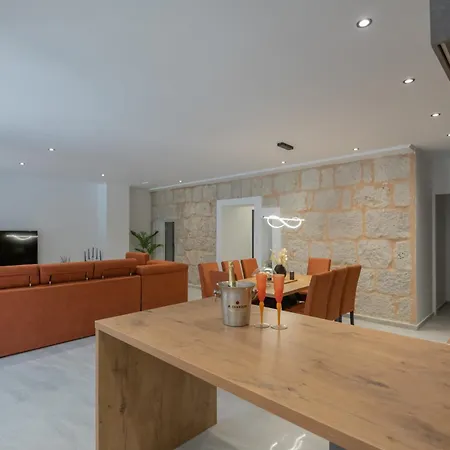 Erwin With Heated Pool Apartment *