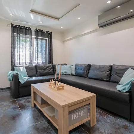 Apartment Erwin With Heated Pool Imotski