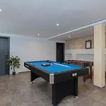 Erwin With Heated Pool Apartman