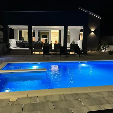 Erwin With Heated Pool *