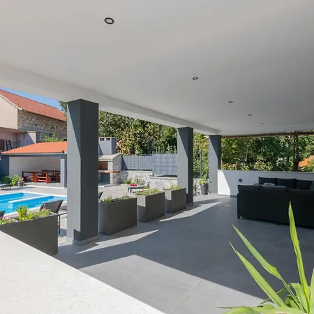 Erwin With Heated Pool *