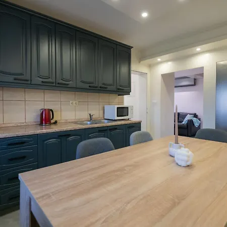 Erwin With Heated Pool Apartamento *