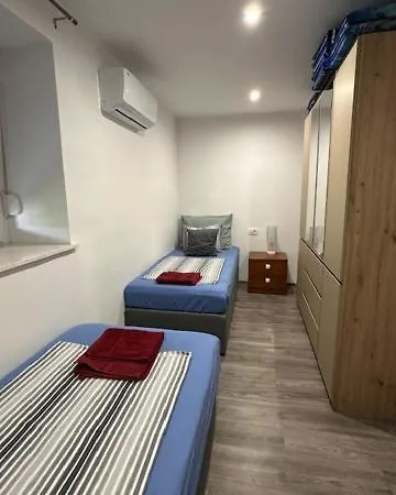 דירה Erwin With Heated Pool אימוטסקי