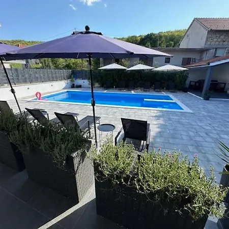 Erwin With Heated Pool * Imotski