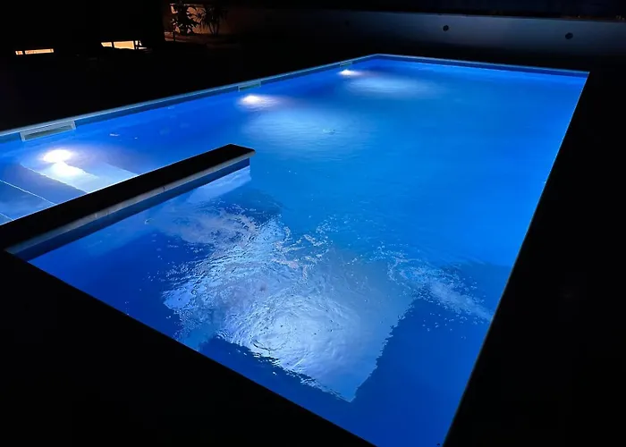 Erwin With Heated Pool * إيموتسكي