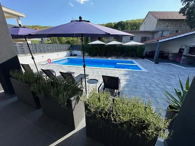 Erwin With Heated Pool * Imotski